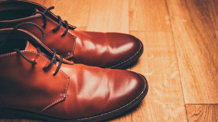 El cuidado de los zapatos de cuero